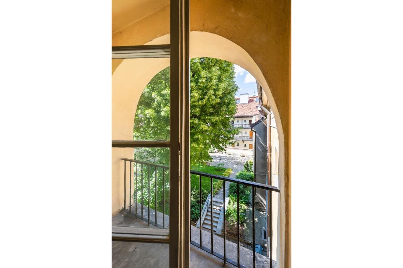 Comfortable Old Town Apartment Варшава Екстер'єр фото